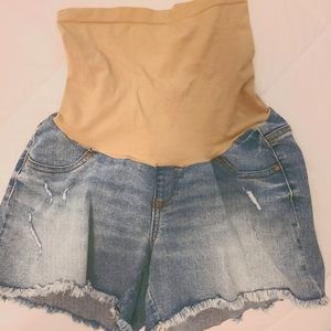 Jessica Simpson maternity shorts